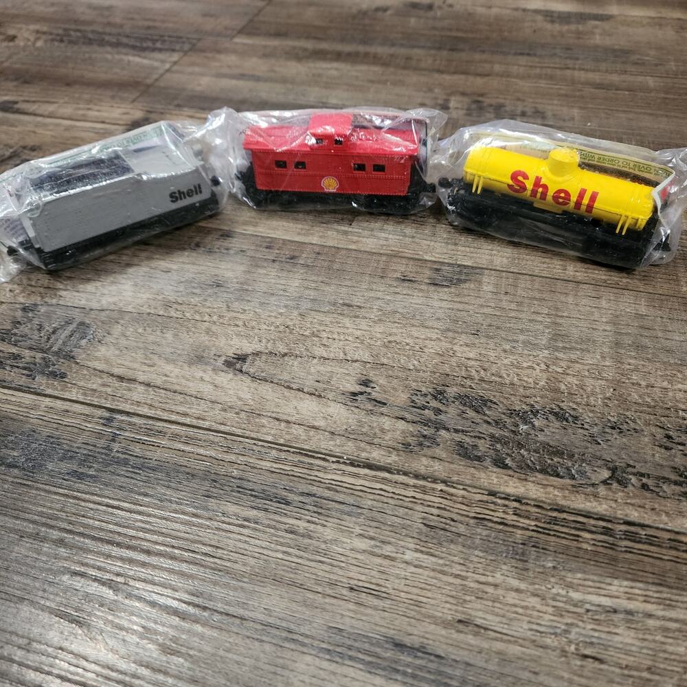 Lot of 3 Shell promotional miniature train cars new in packaging DD
